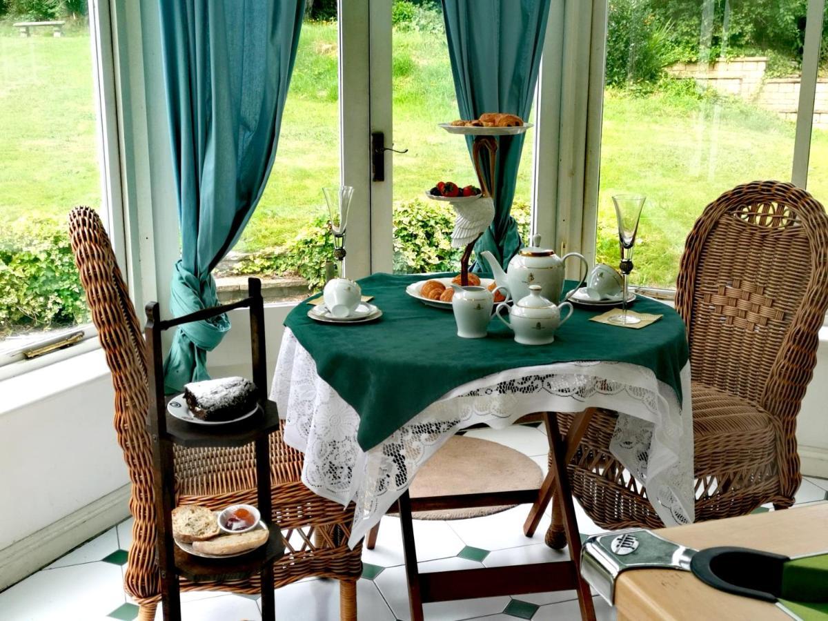 Peaceful Retreat Hideaway Surrey Lägenhet Esher Exteriör bild