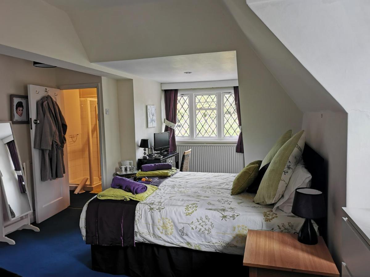 Peaceful Retreat Hideaway Surrey Lägenhet Esher Exteriör bild